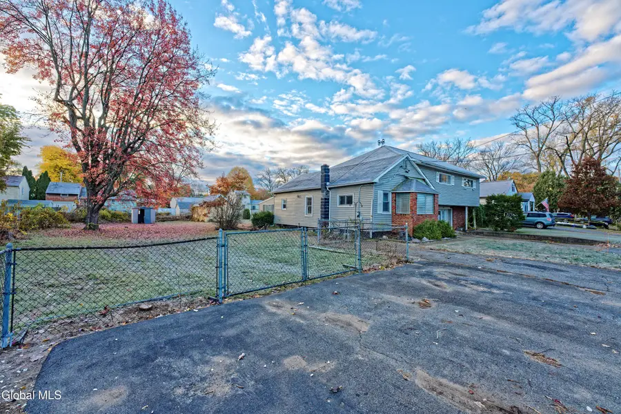 318 Chiswell Road, Schenectady, NY 12304 - Image #3