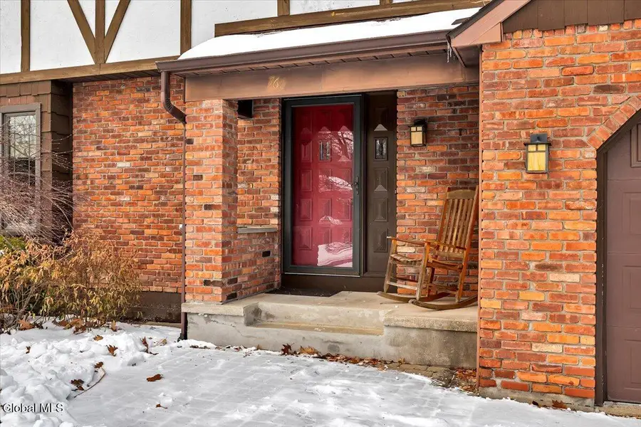 767 Huntingdon Drive, Niskayuna, NY 12309 - Image #2