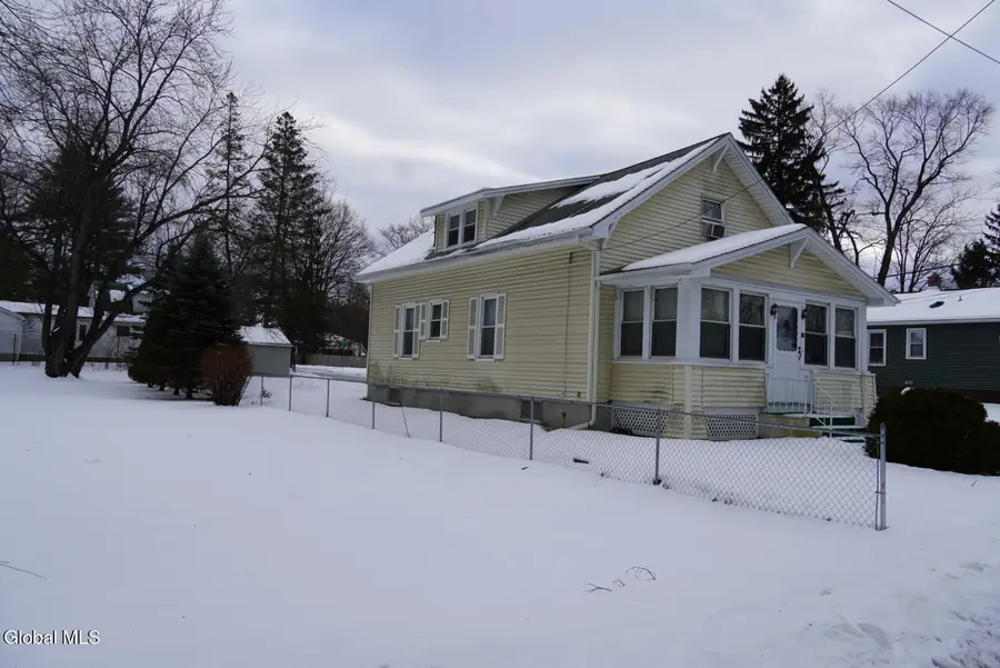 35 Cole Avenue, Colonie, NY 12205 - Image #2