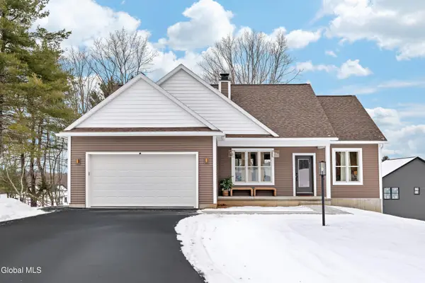 27 Woodland Hill Road, North Greenbush, NY 12198