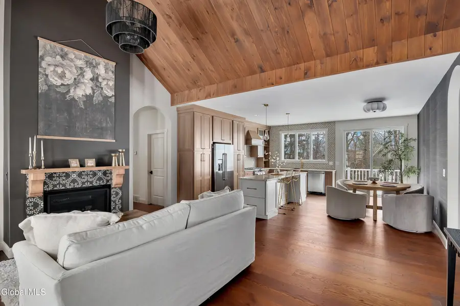 27 Woodland Hill Road, North Greenbush, NY 12198 - Image #2