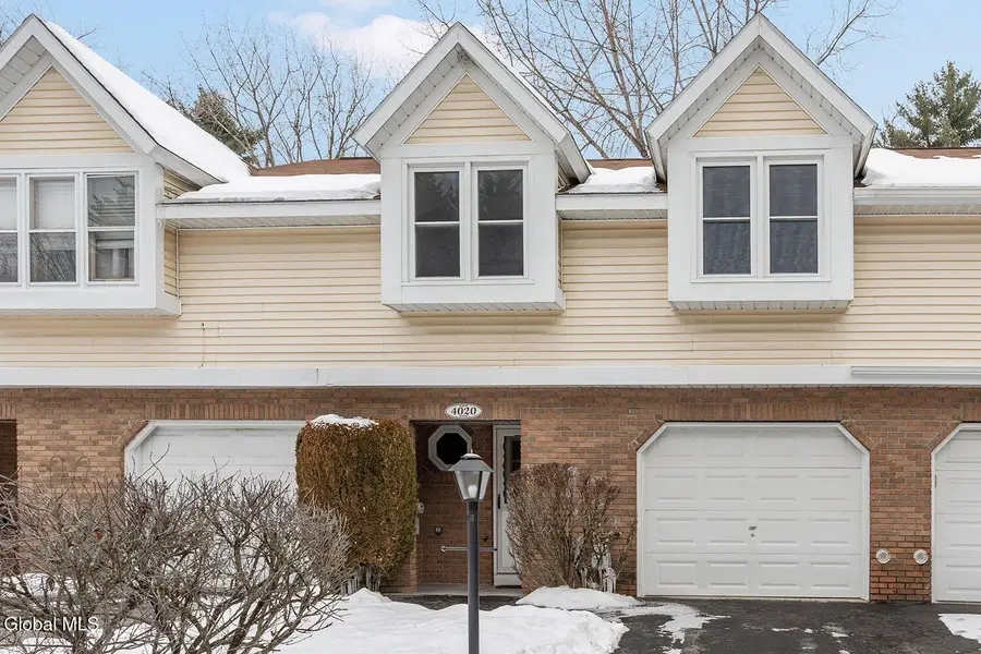 4020 Chaucer Place, Slingerlands, NY 12159 - Image #2