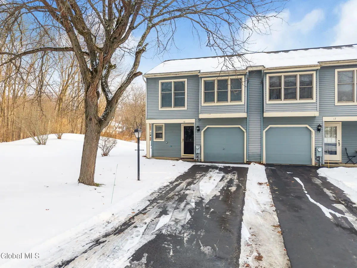 16 Flintlock Lane, Halfmoon, NY 12065 - Image #1