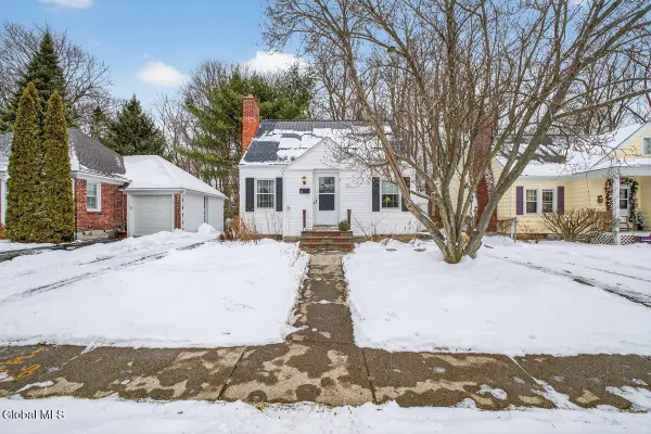 11 Crescent Drive, Albany, NY 12208