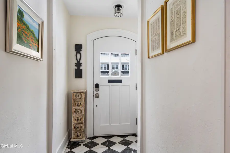 1497 Regent Street, Niskayuna, NY 12309 - Image #3