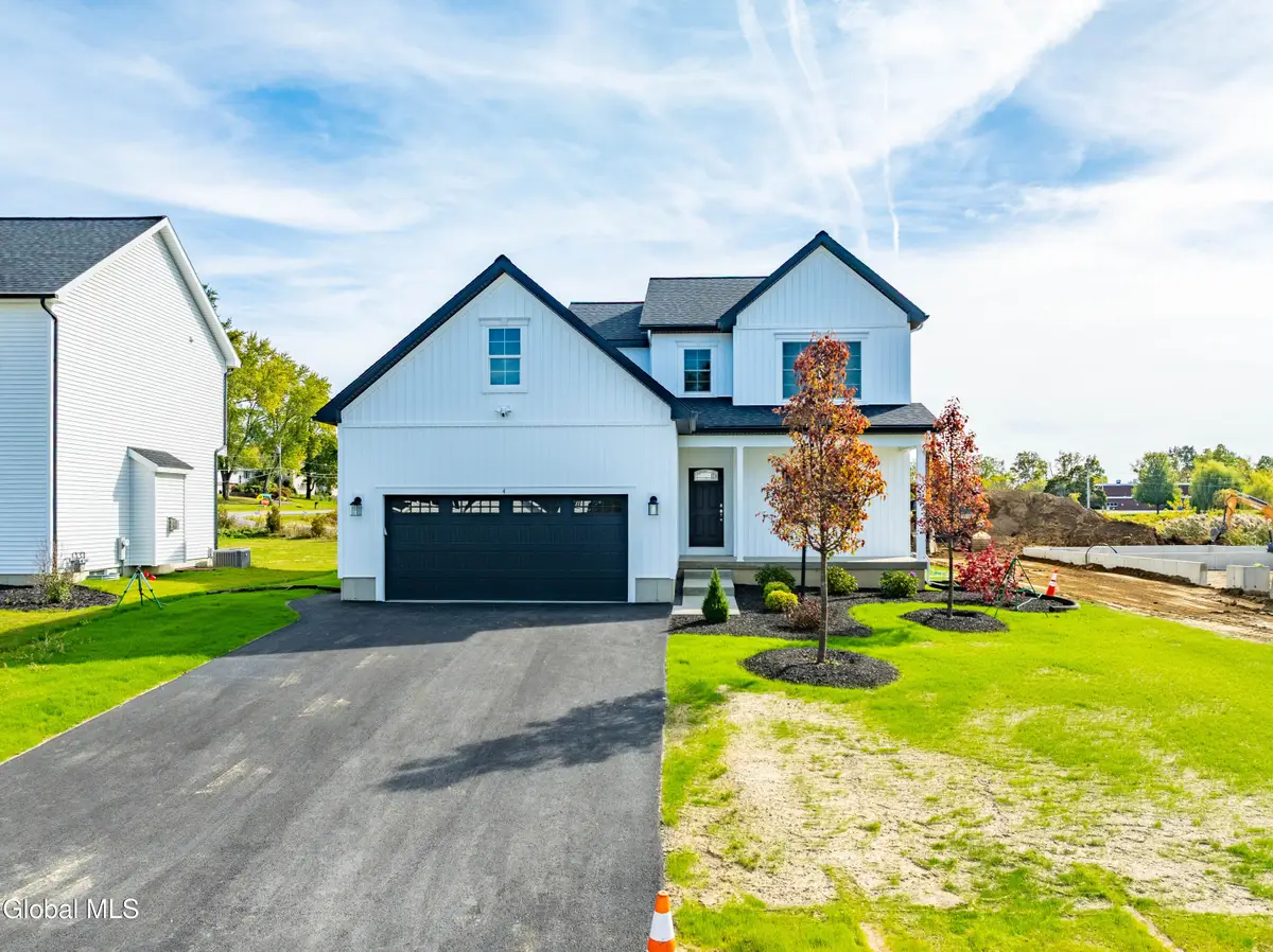 6 Royal Court, Colonie Town, NY 12047 - Image #1