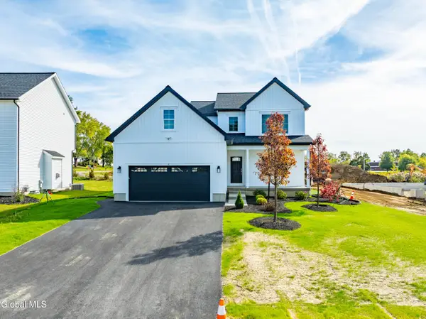 6 Royal Court, Colonie, NY 12047