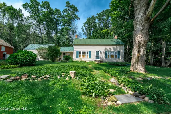 65 W Kaydeross Avenue #West, Saratoga Springs, NY 12866