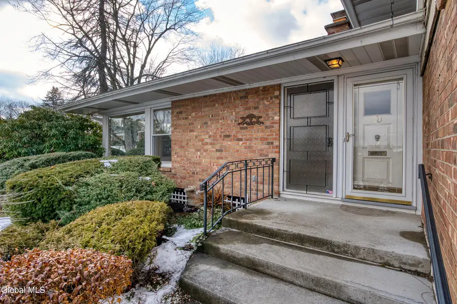 10 Campus View Drive, Loudonville, NY 12211 - Image #2