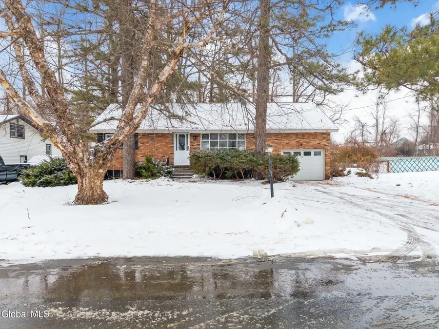 120 East Palmer Avenue, Rotterdam, NY 12303 - Image #2