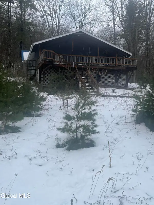 20 Hampton Heights Way, Hampton, NY 12887