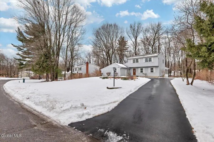 10 Barkwood Lane, Clifton Park, NY 12065 - Image #3