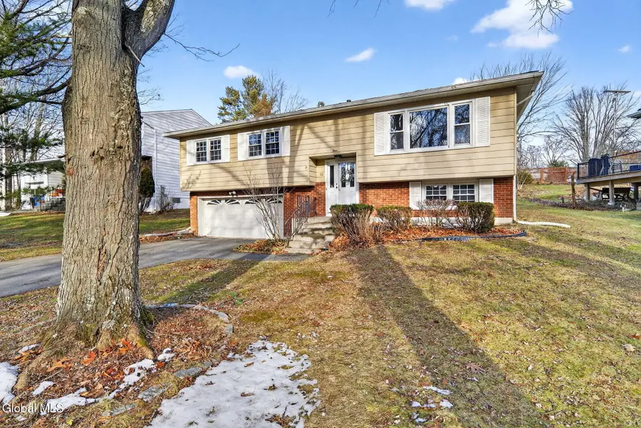 54 Normanside Drive, Albany, NY 12208 - Image #2