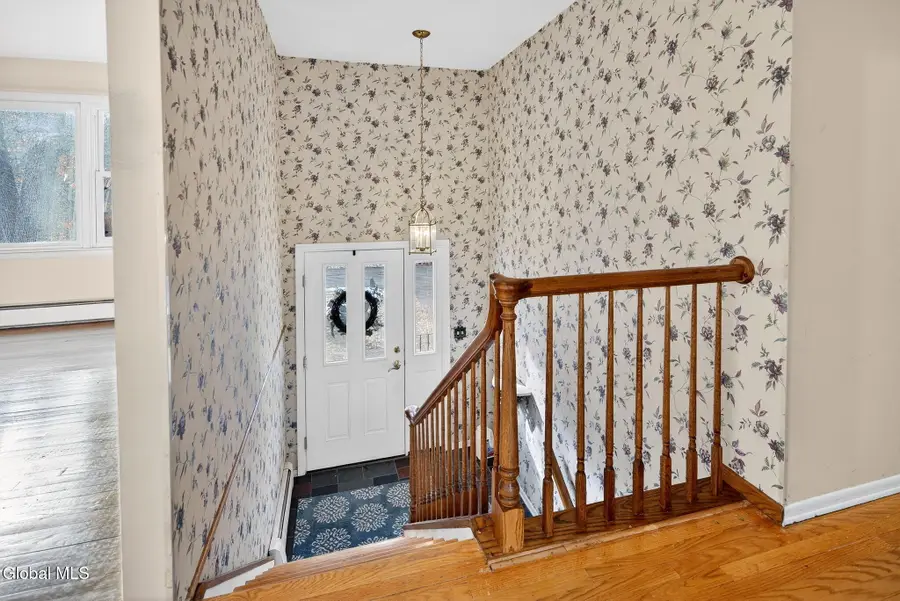 54 Normanside Drive, Albany, NY 12208 - Image #3