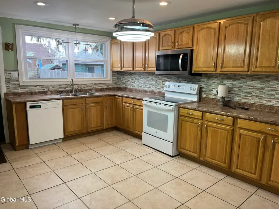 1719 Oneida Street, Schenectady, NY 12308 - Image #2