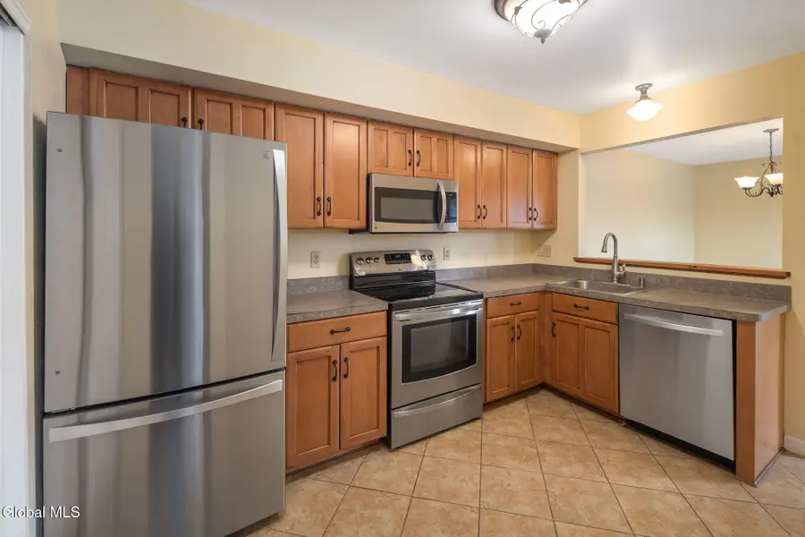 2 Carriage Road, Clifton Park, NY 12065 - Image #3