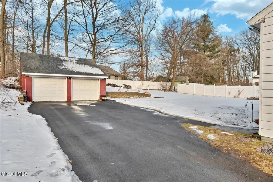 1057 Timothy Lane, Niskayuna, NY 12309 - Image #3