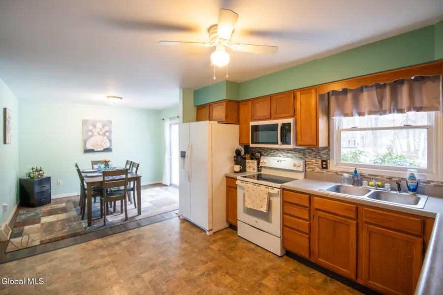 17 Primrose Avenue, Moreau, NY 12803 - Image #3