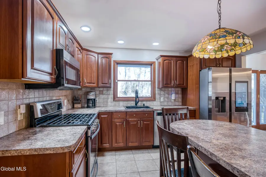 41 Northgate Drive, Westmere, NY 12203 - Image #2