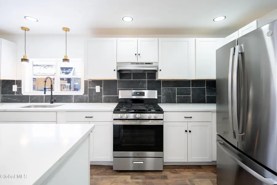 806 Strong Street, Schenectady, NY 12307 - Image #2