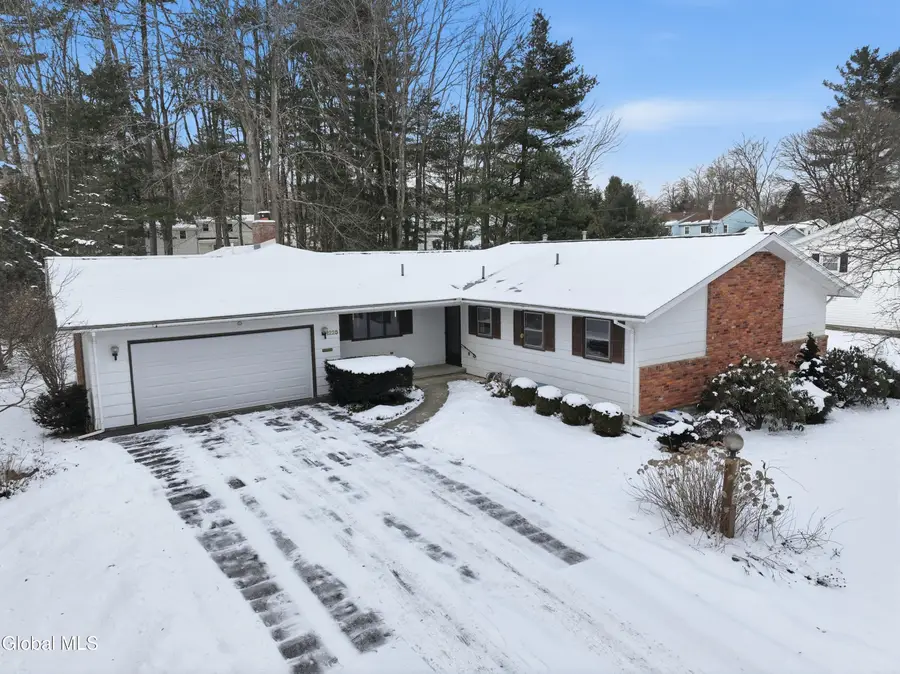 1225 Hempstead Road, Niskayuna, NY 12309 - Image #2