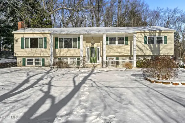 41 Sweet Brier Drive, Clifton Park, NY 12019