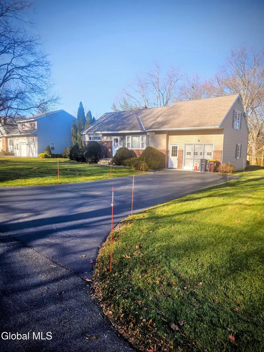 58 E Highland Drive, Albany, NY 12203 - Image #2
