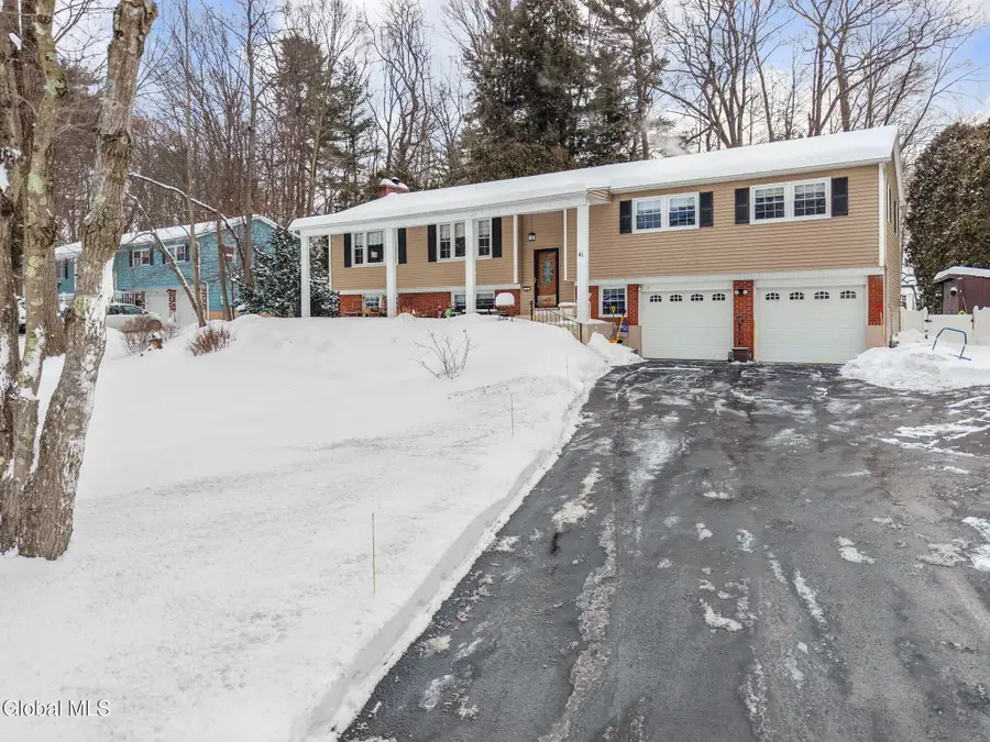 41 Walden Glen, Ballston Lake, NY 12019 - Image #2