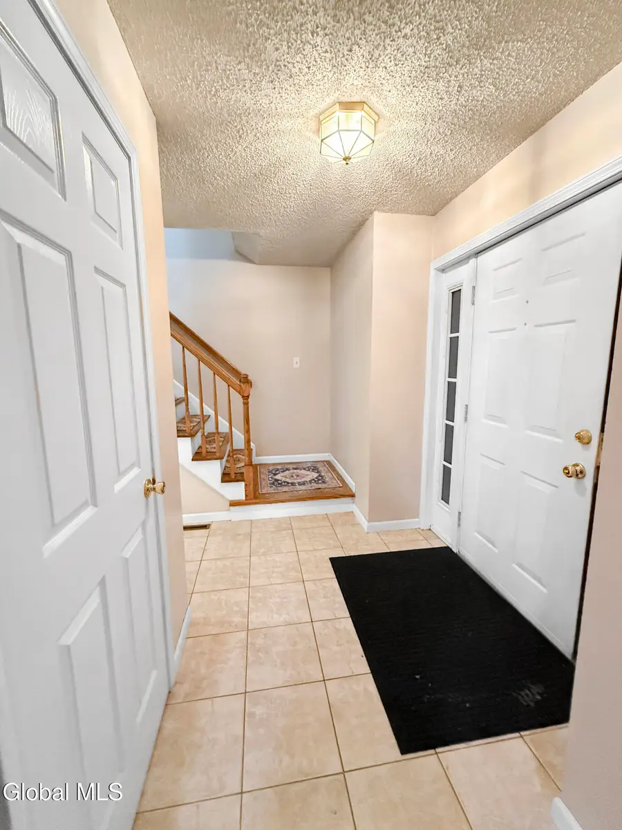 35 Mallard Road, Glenmont, NY 12077 - Image #3