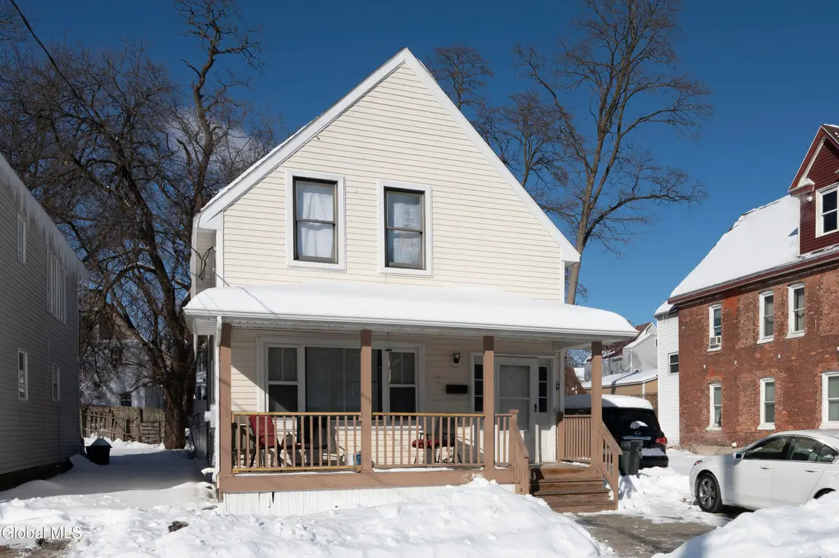 546 Paige Street, Schenectady, NY 12307 - Image #1