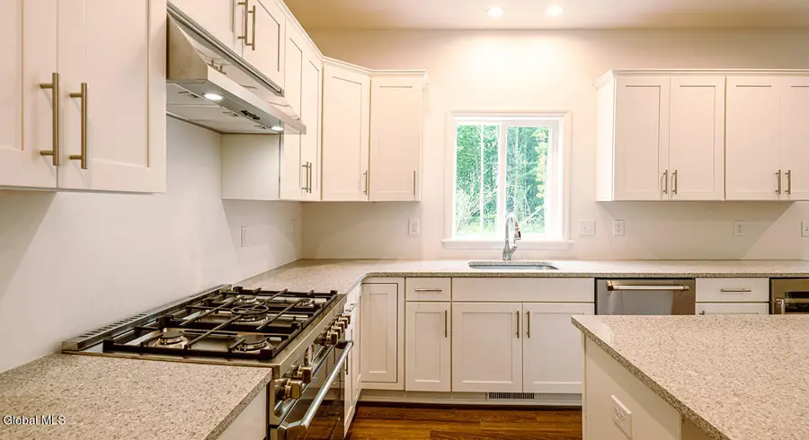 38 Heritage Way, Bethlehem, NY 12158 - Image #3