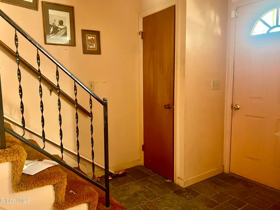 27 Donna Drive, Colonie, NY 12205 - #2