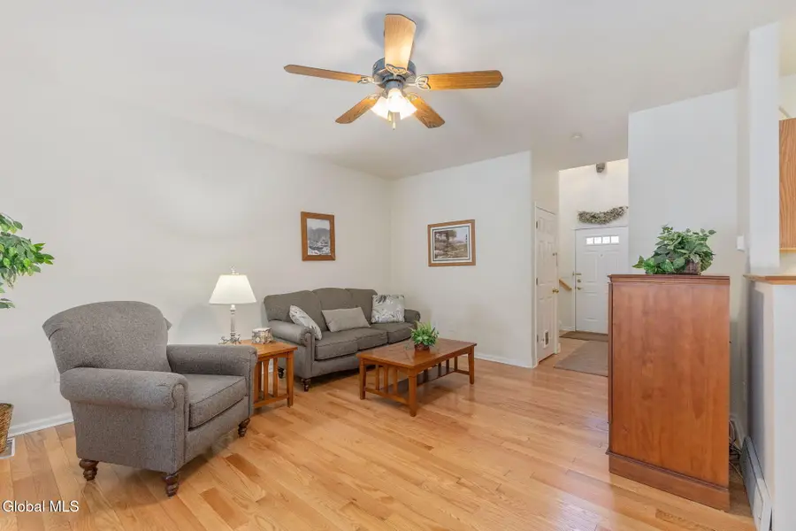 28 Donegal Way, Saratoga Springs, NY 12866 - #3