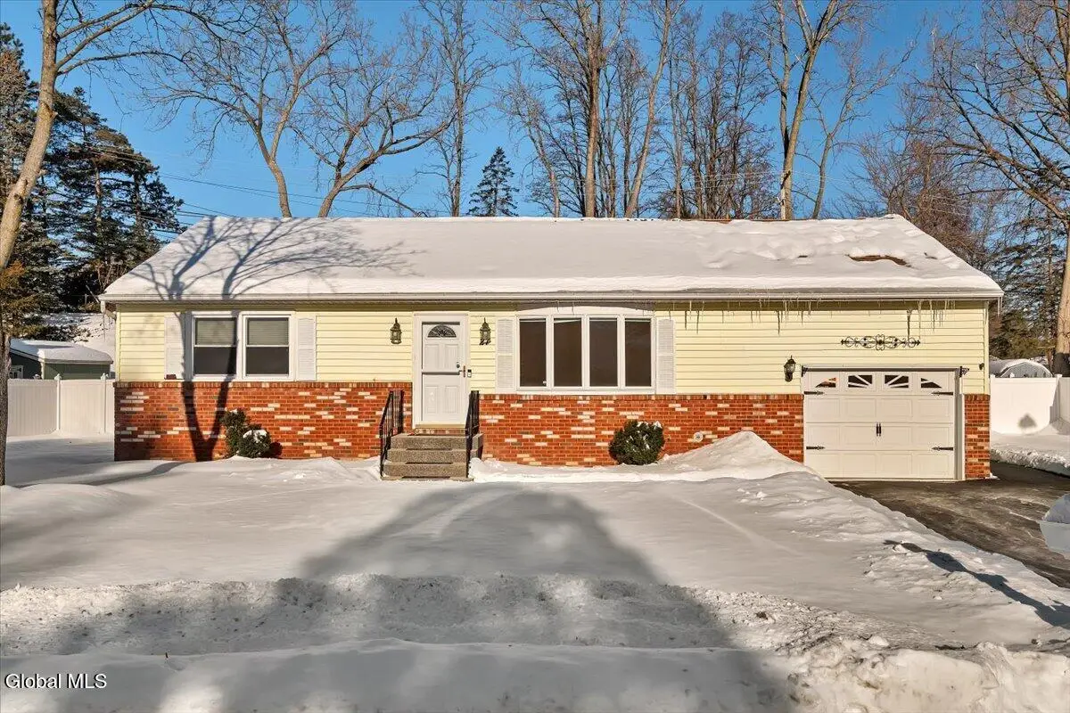 27 Lois Court, Colonie, NY 12205 - #1