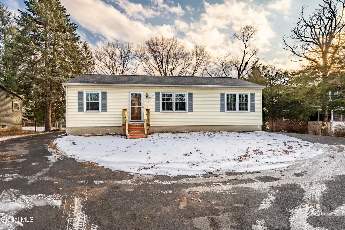 204 3rd Ave Extension, East Greenbush, NY 12144 - #1