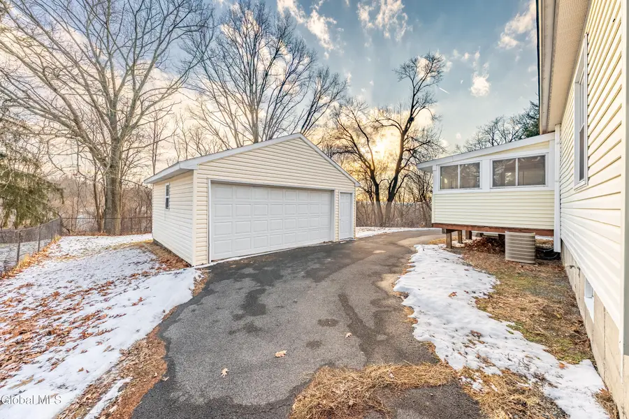 204 3rd Ave Extension, East Greenbush, NY 12144 - #3