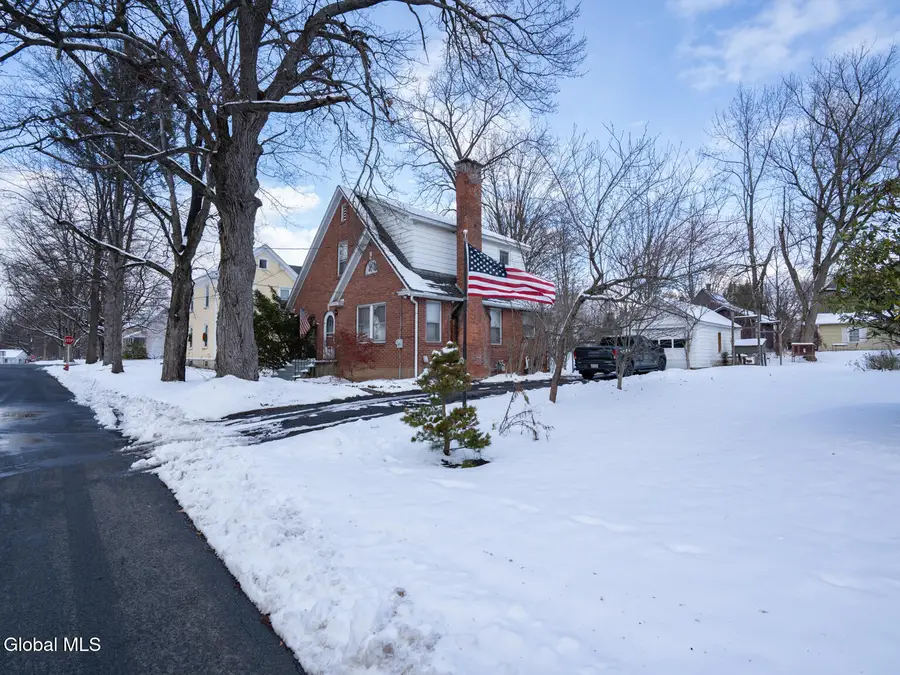 9 Willow Street, Castleton On Hudson, NY 12033 - #2