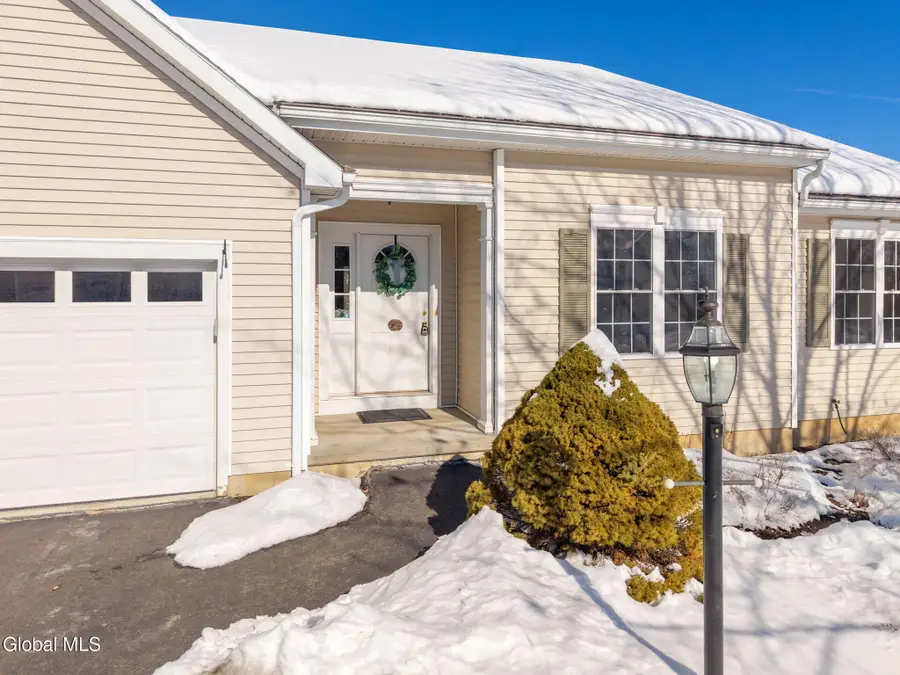 30 Crescent Creek Way, Bethlehem, NY 12158 - #2