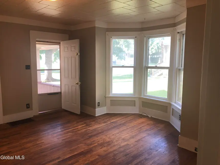 30 2nd Avenue, Gloversville, NY 12078 - #3