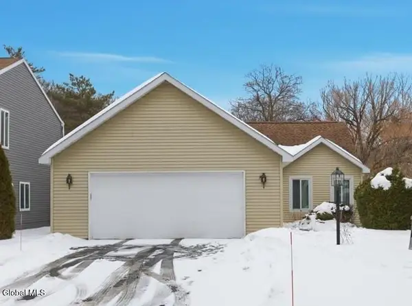 22 Loudonwood East, Colonie, NY 12211