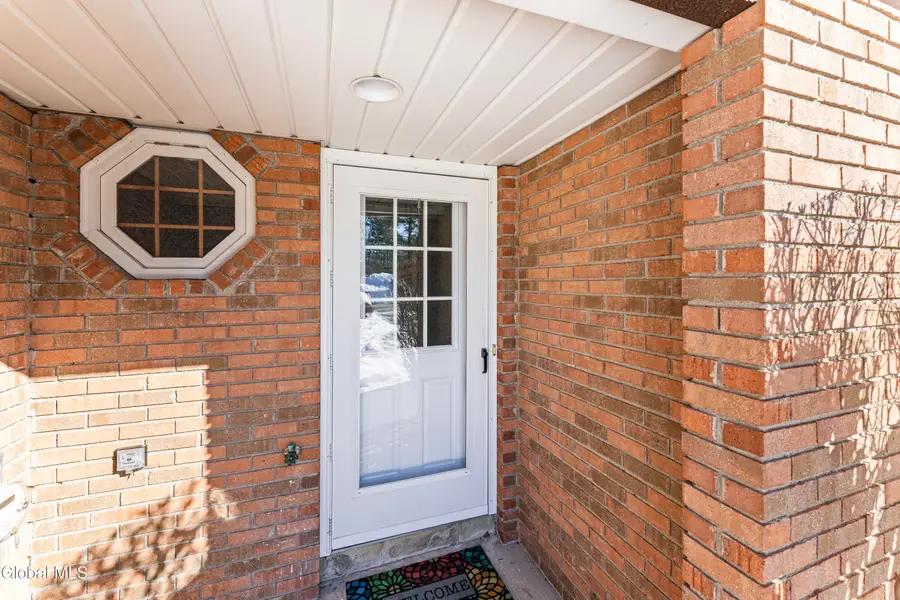 4059 Chaucer Place, Slingerlands, NY 12159 - #2