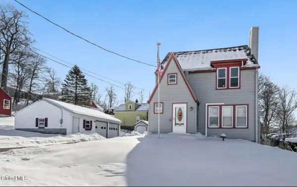 302 Washington Ave E., East Greenbush, NY 12144