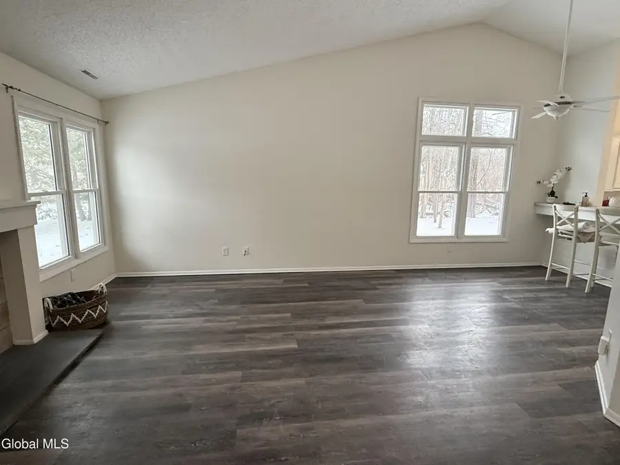 8 Schuyler Court, Clifton Park, NY 12065 - #3