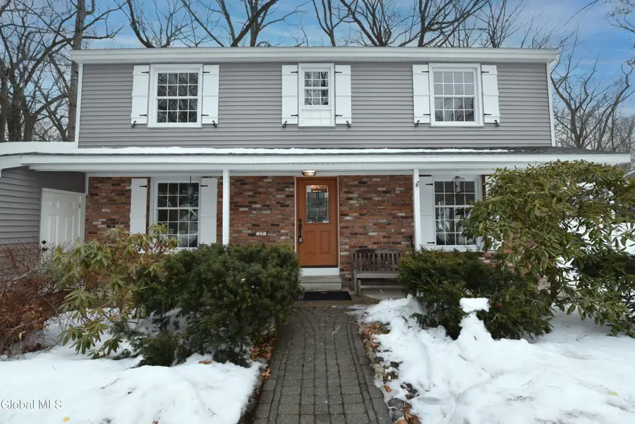 17 Canterbury Road, Clifton Park, NY 12065 - #2