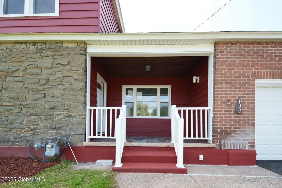 135 Freemans Bridge Road, Glenville, NY 12302 - #1