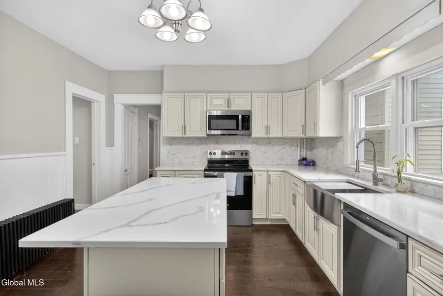 32 Lawrence Street, Watervliet, NY 12189 - #3