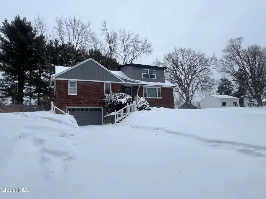 4 Sitzmark Lane, North Greenbush, NY 12144 - #3