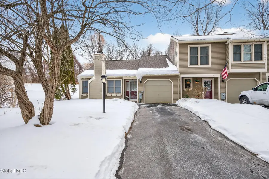 7 Cromwell Drive, Halfmoon, NY 12065 - #2