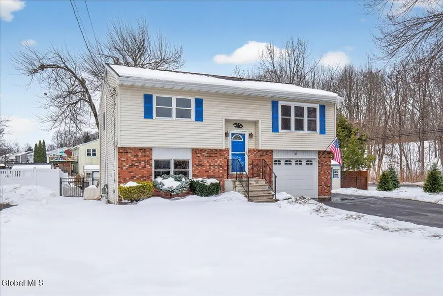 22 Thelma Street, Colonie, NY 12205 - #3