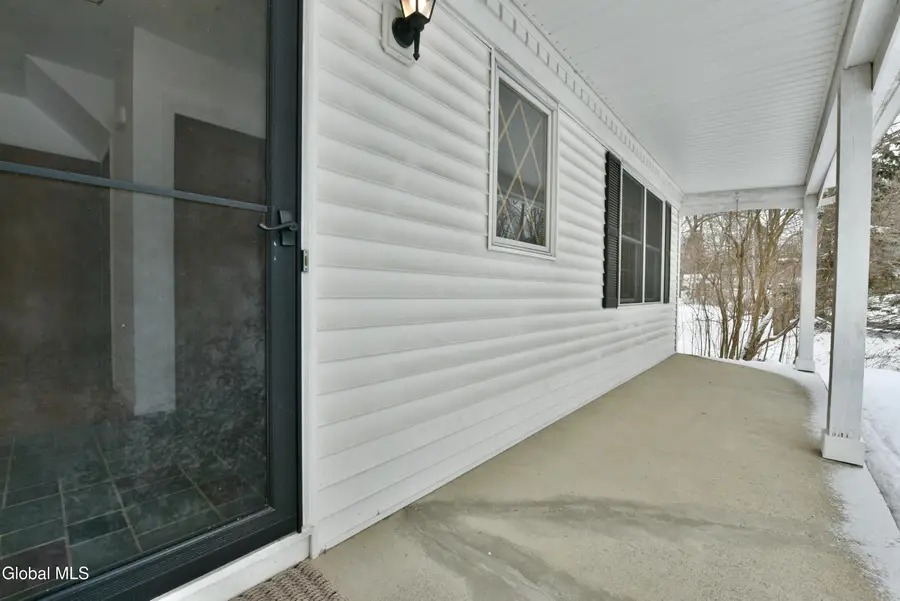 9 Tamarack Lane, Clifton Park, NY 12065 - #3